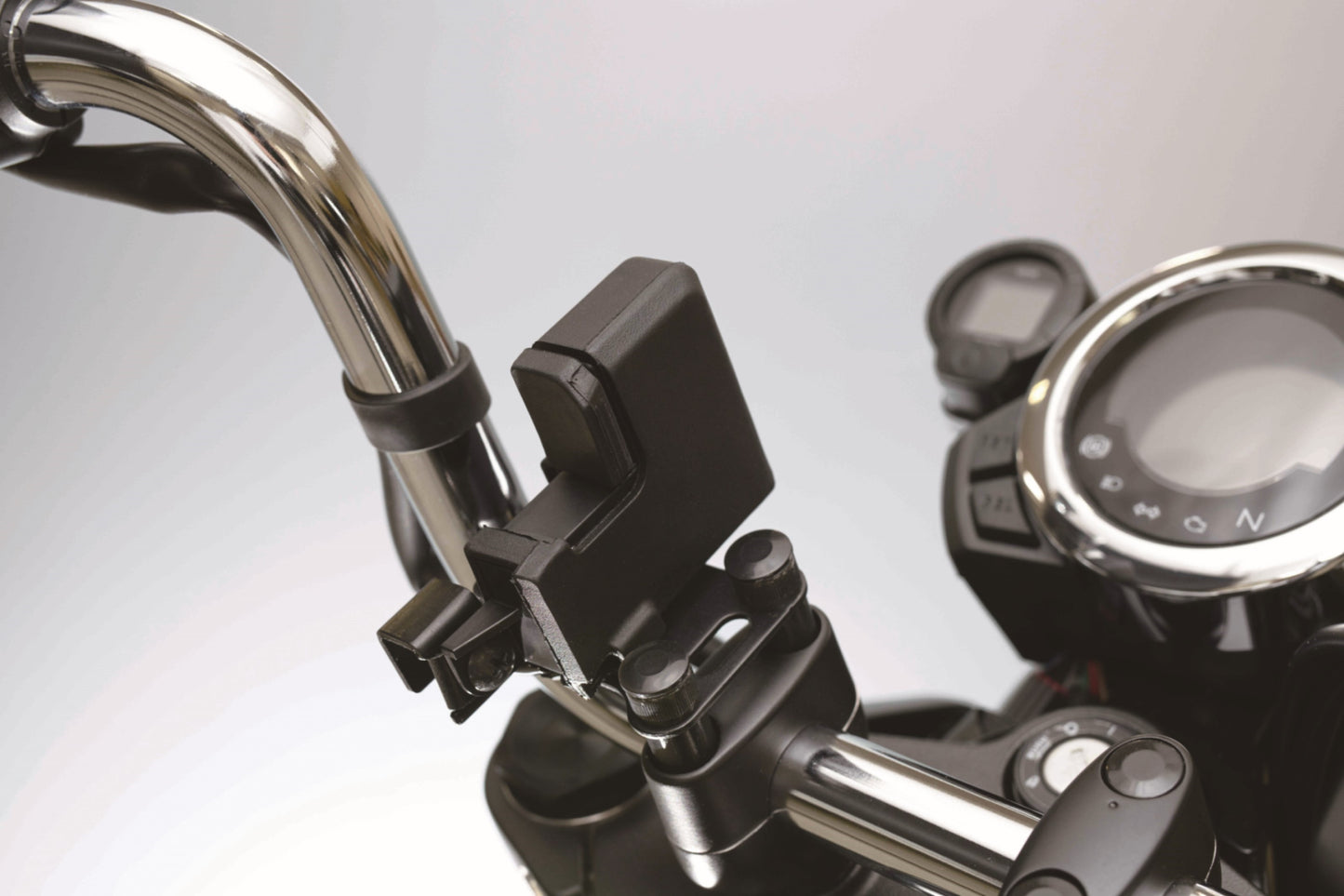 Honda Z125 Monkey USB Charger Kit 08ESY-K0F-USBS