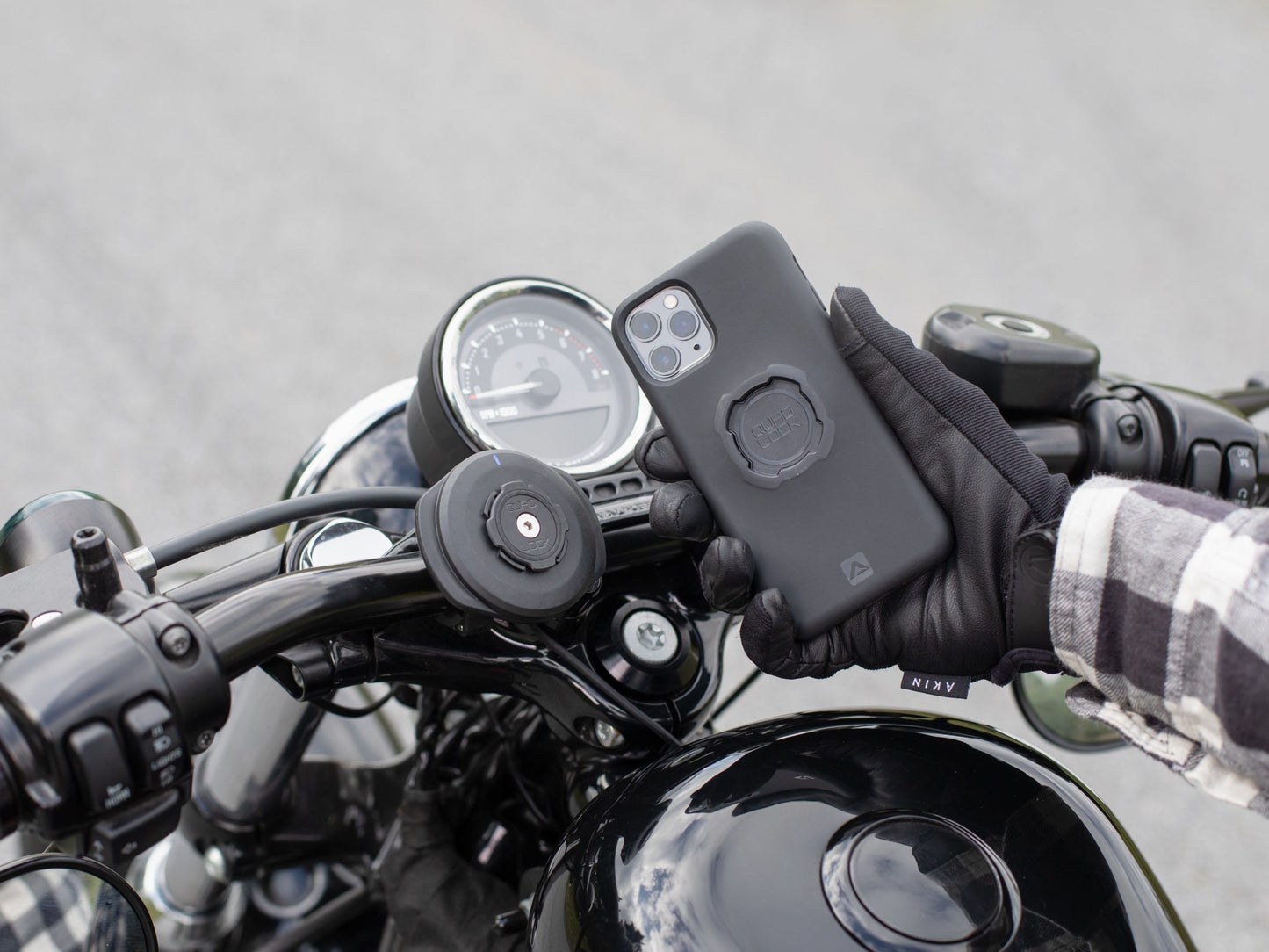 QUADLOCK - Weatherproof Wireless Cherging Head image 3